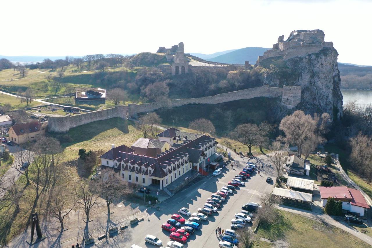 Hotel Hradna Brana ブラチスラヴァ エクステリア 写真