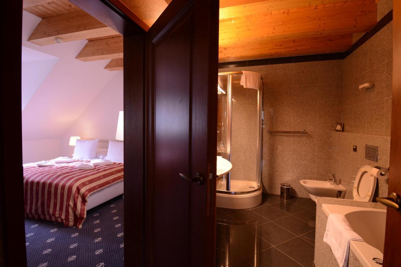 Hotel Hradna Brana ブラチスラヴァ エクステリア 写真