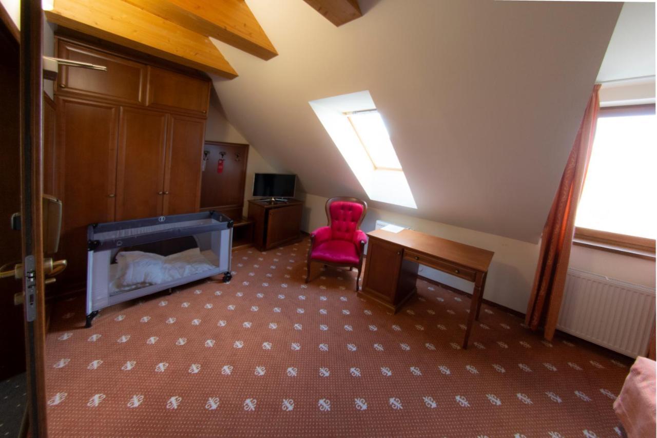 Hotel Hradna Brana ブラチスラヴァ エクステリア 写真