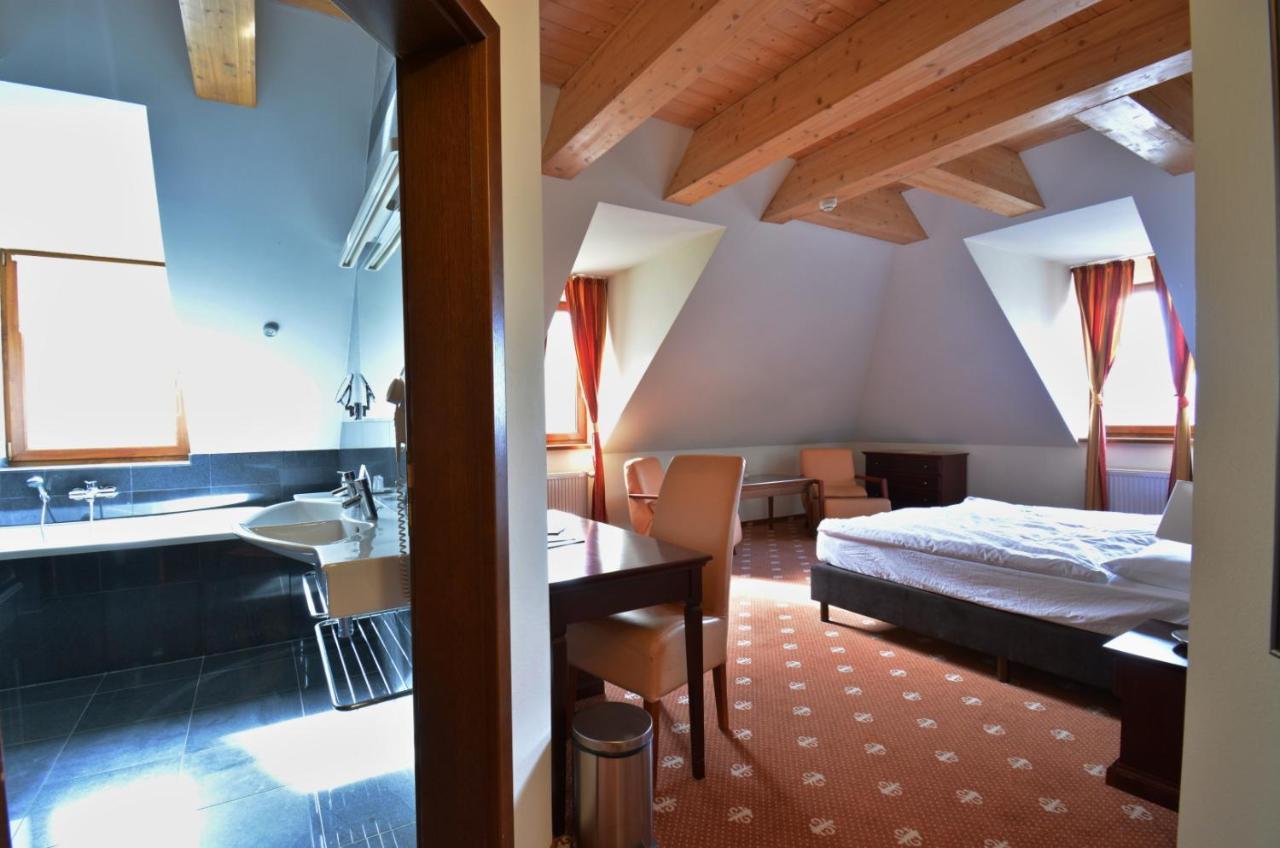 Hotel Hradna Brana ブラチスラヴァ エクステリア 写真