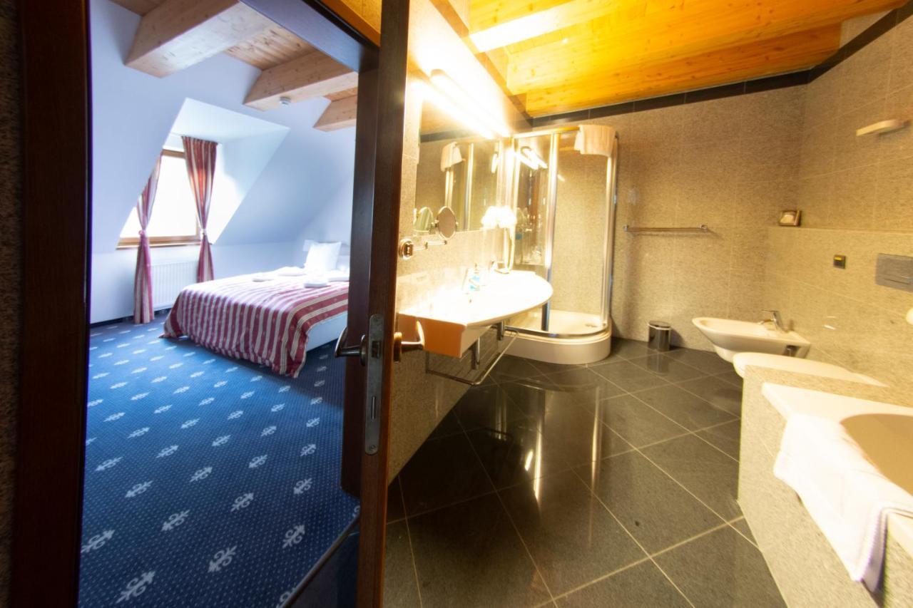 Hotel Hradna Brana ブラチスラヴァ エクステリア 写真
