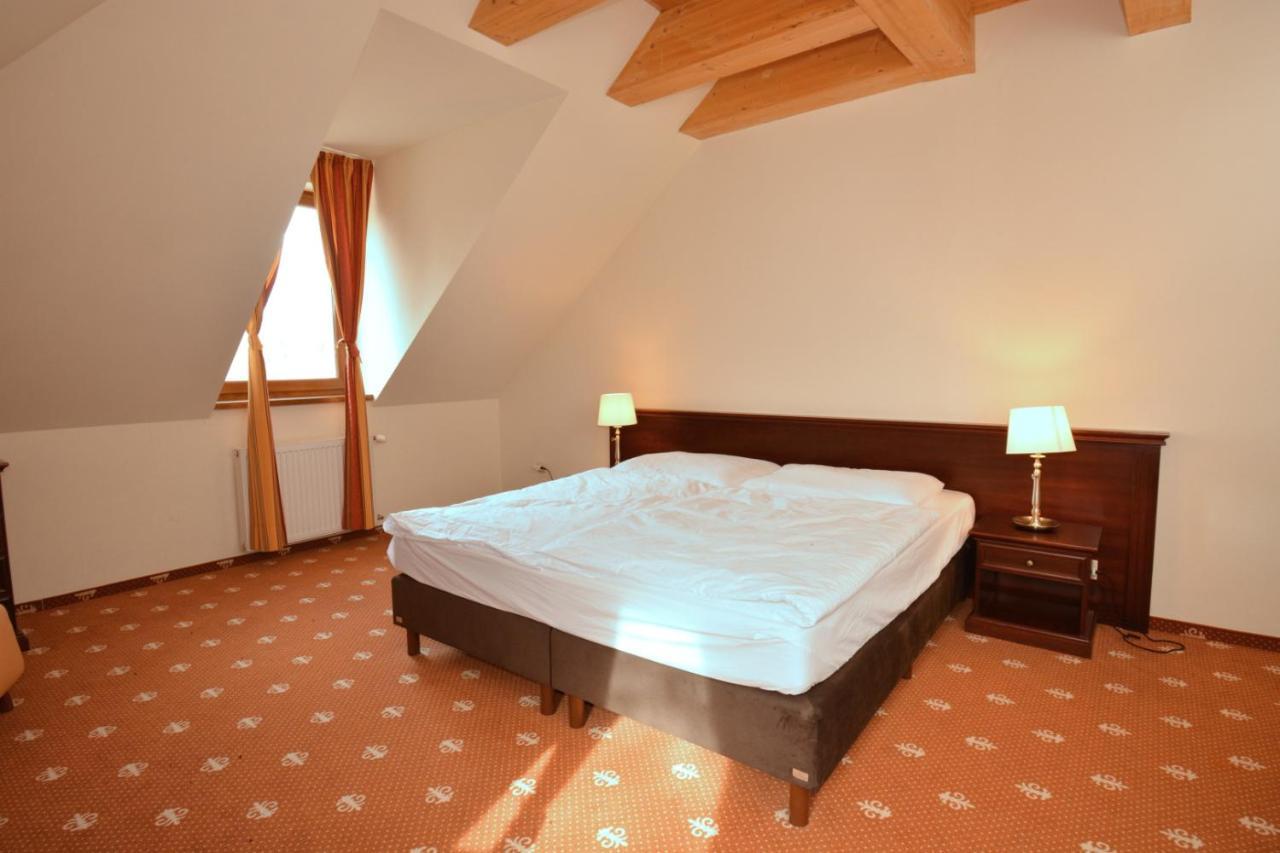 Hotel Hradna Brana ブラチスラヴァ エクステリア 写真