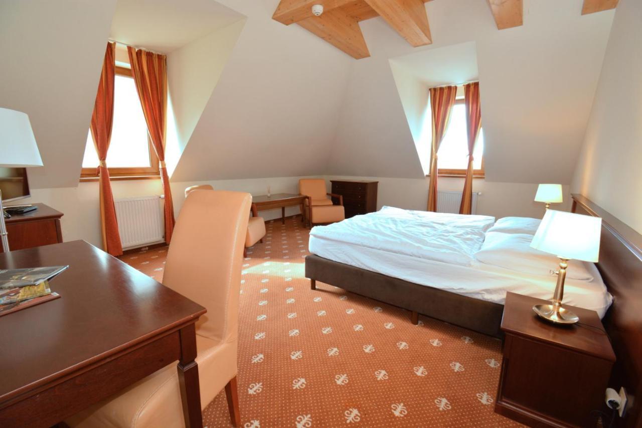 Hotel Hradna Brana ブラチスラヴァ エクステリア 写真