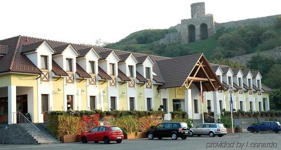 Hotel Hradna Brana ブラチスラヴァ エクステリア 写真